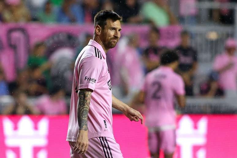 Messi pode retornar ao Barcelona por empréstimo, diz jornal
