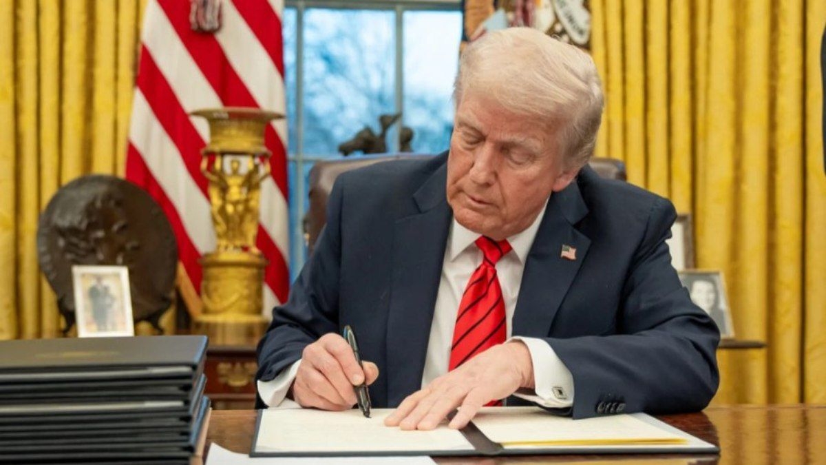 Trump reclassifica maconha como droga menos perigosa