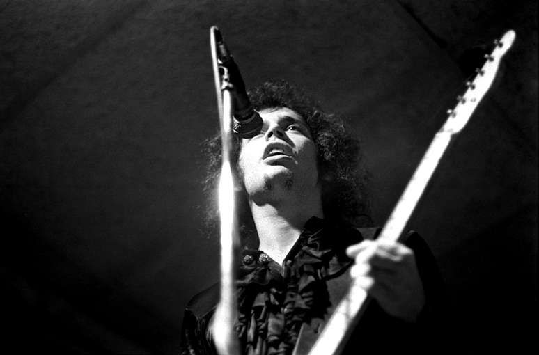 Wayne Kramer, da banda revolucionária MC5, morre aos 75 anos
