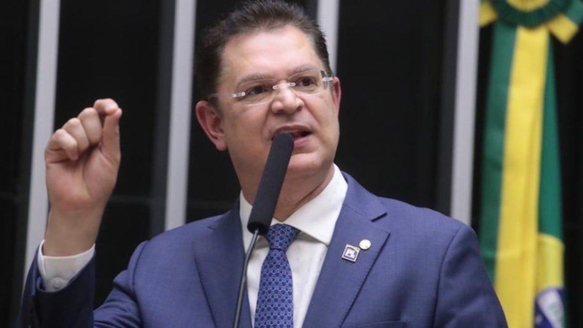 Câmara aprova moção de louvor a Donald Trump