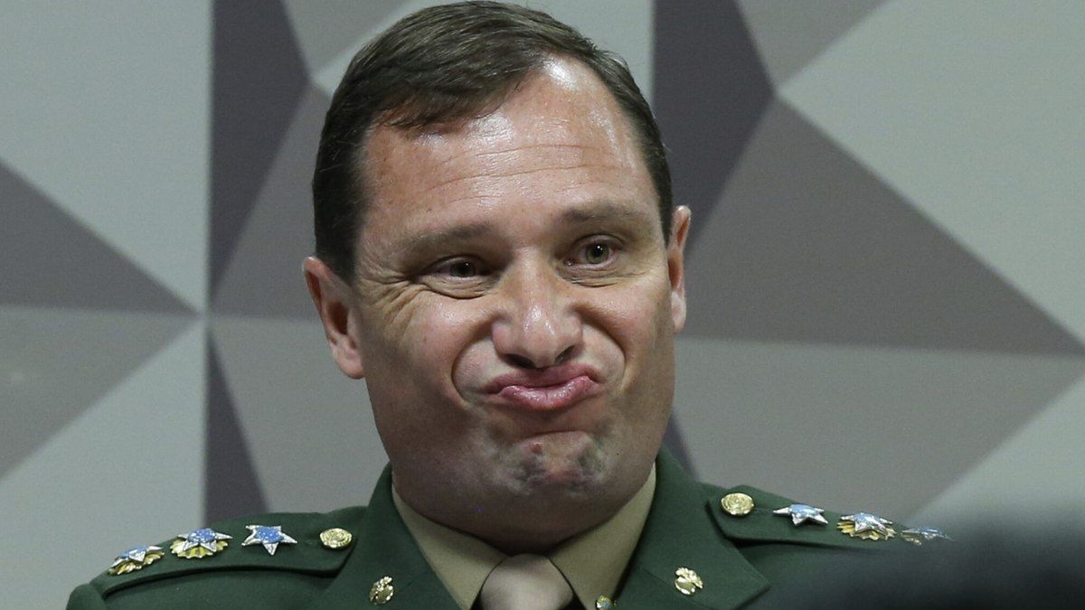 Moraes mantém pena de Mauro Cid por tentativa de golpe