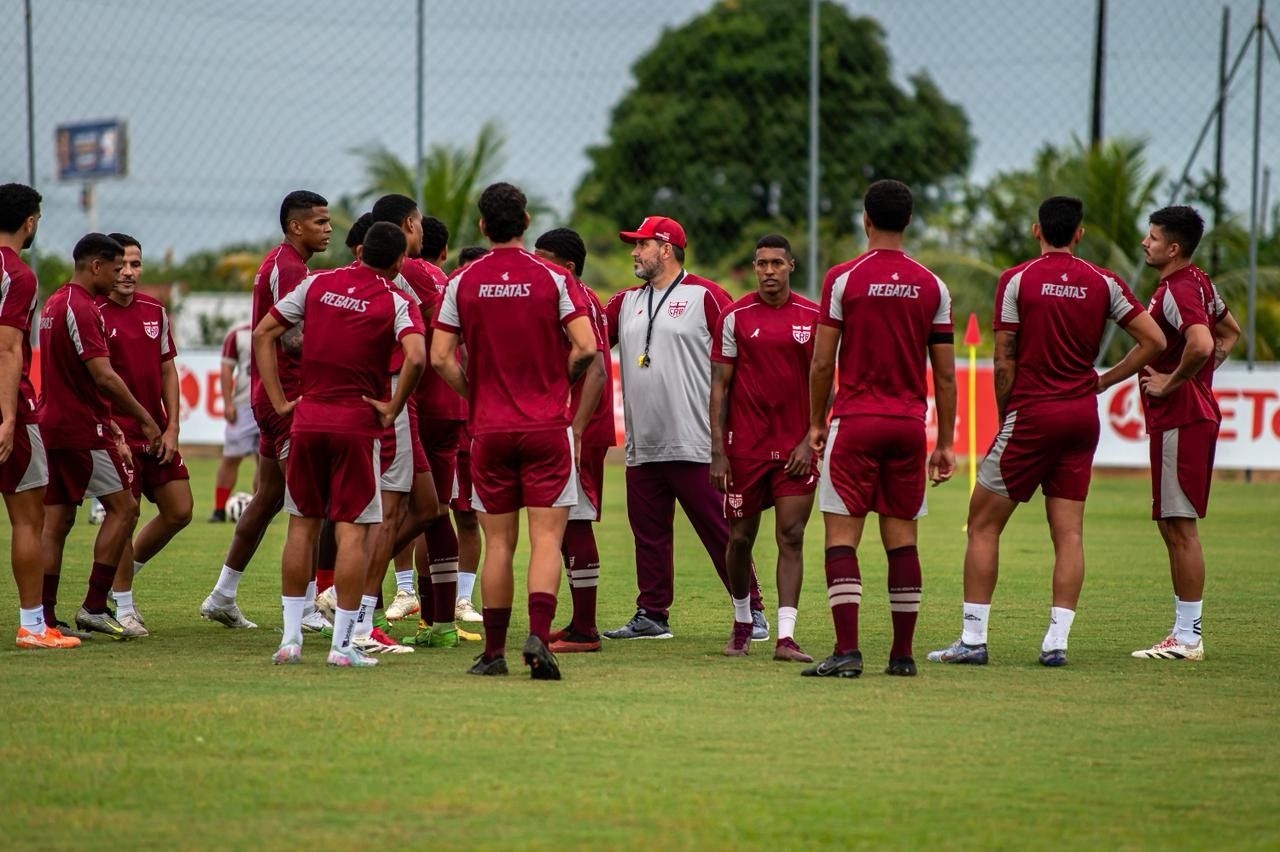 CRB enfrenta Coritiba sem zagueiro Fábio Alemão