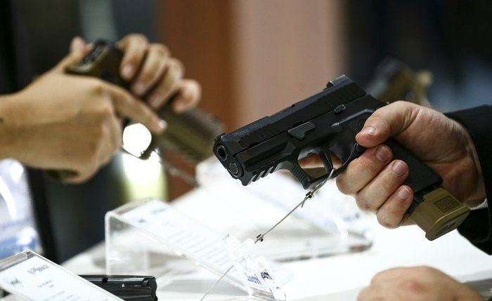 PL que quer armar mulheres em AL é ineficaz e perigoso, dizem especialistas