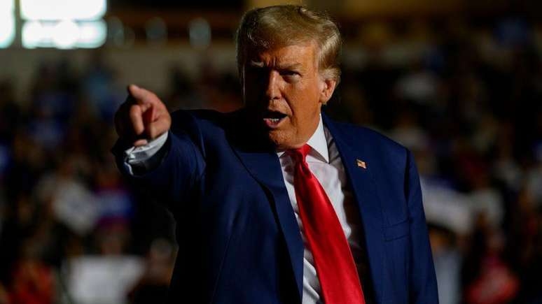 Donald Trump realmente pode deportar 1 milhão de migrantes sem visto?