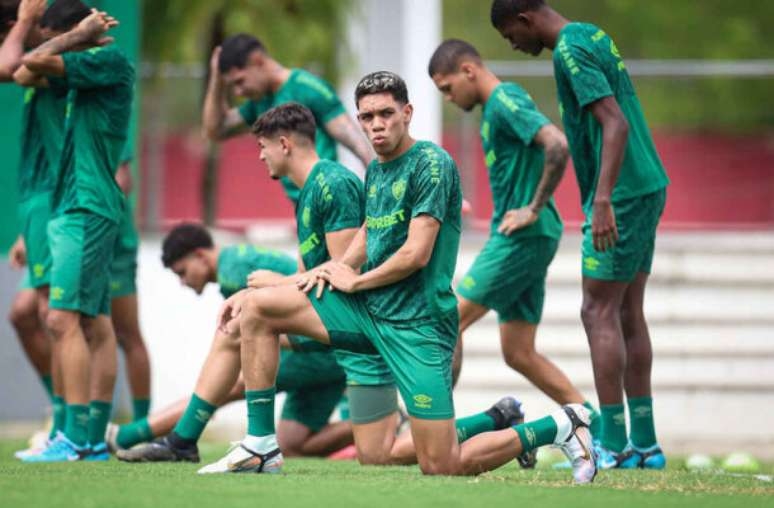 Paulo Baya é o primeiro reforço a treinar no Fluminense