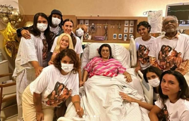 Preta Gil: cantora anuncia saída da UTI semanas após cirurgia que durou mais de 20 horas