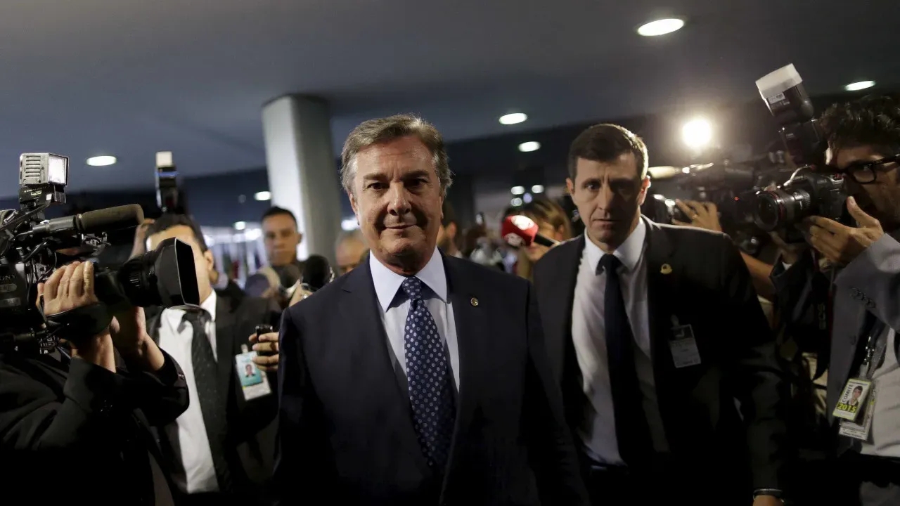 Fernando Collor é preso após 33 anos de impeachment