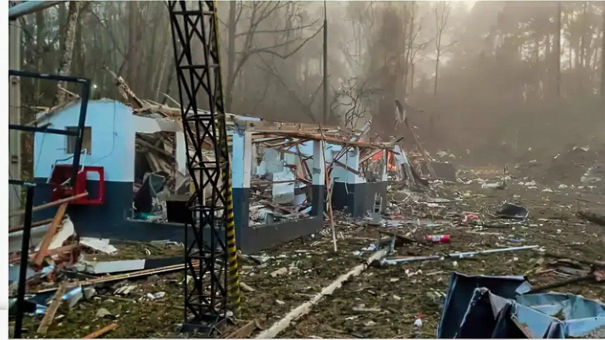 Explosão em fábrica no Paraná resulta em 9 mortes