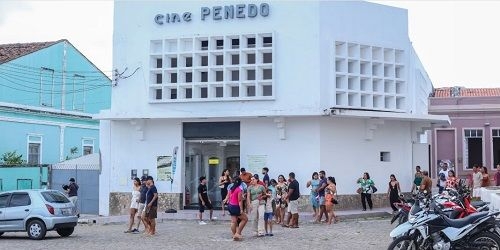 FliPenedo 2025 tem cinema de graça, com exibição do filme Deus É Brasileiro na quinta-feira, 10