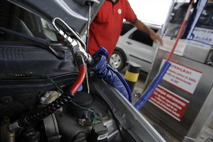 Veículos movidos a GNV têm desconto no IPVA em Alagoas