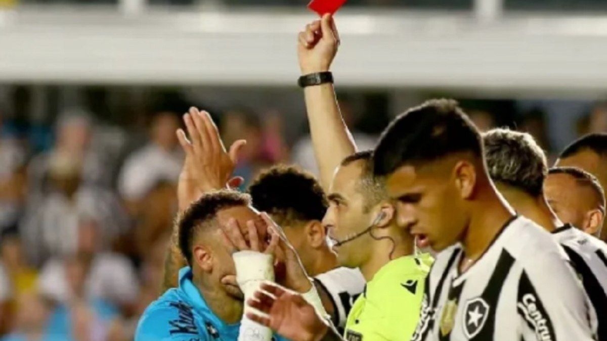 Neymar se desculpa após expulsão no Campeonato Brasileiro