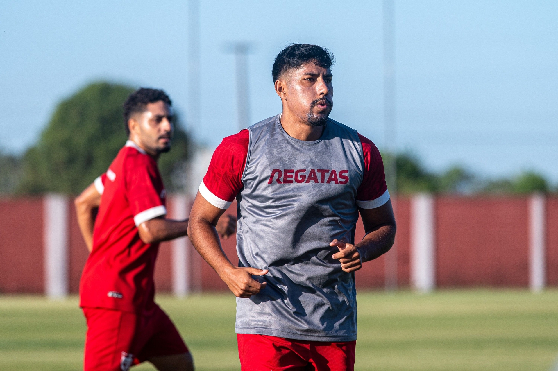 Segovia treina com o grupo e Gegê no DM do CRB