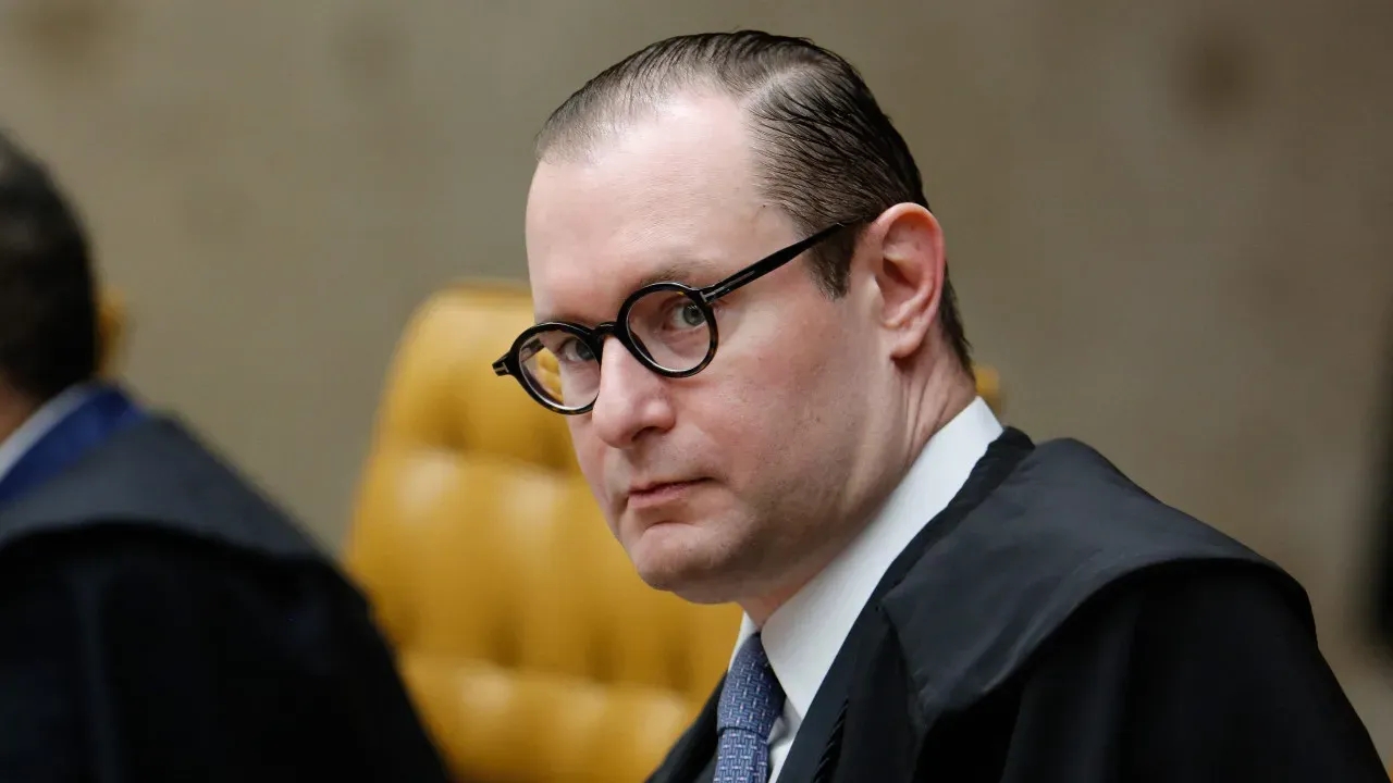 Zanin afirma não haver impedimento para julgar Bolsonaro