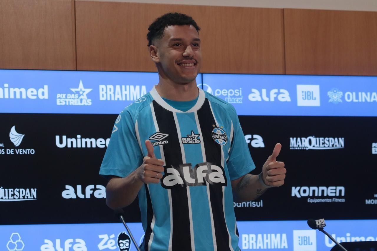 Lateral Enzo emprestado pelo CSA ainda não atuou no Grêmio