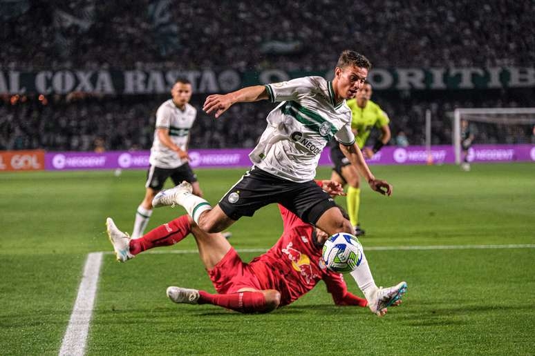 Natanael, Jamerson, Victor Luis, Diogo Batista e Hayner; veja números e avaliações dos laterais do Coritiba em 2023