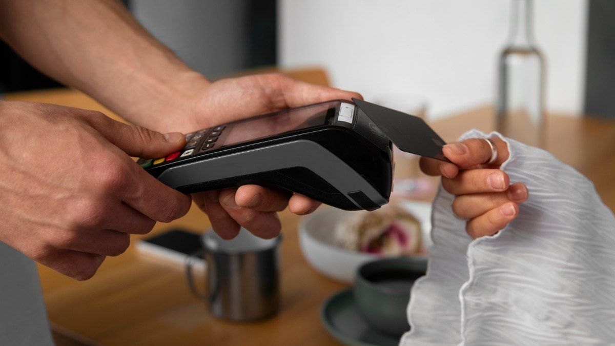 Golpe da maquininha gera R$ 4,8 bilhões em perdas