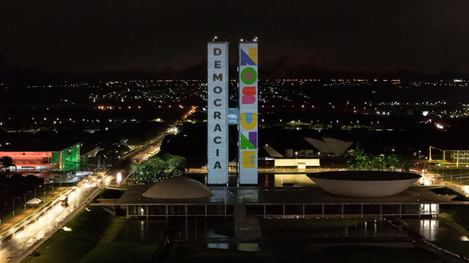 Democracia está inabalada e fortalecida um ano após 8/1, diz Lula