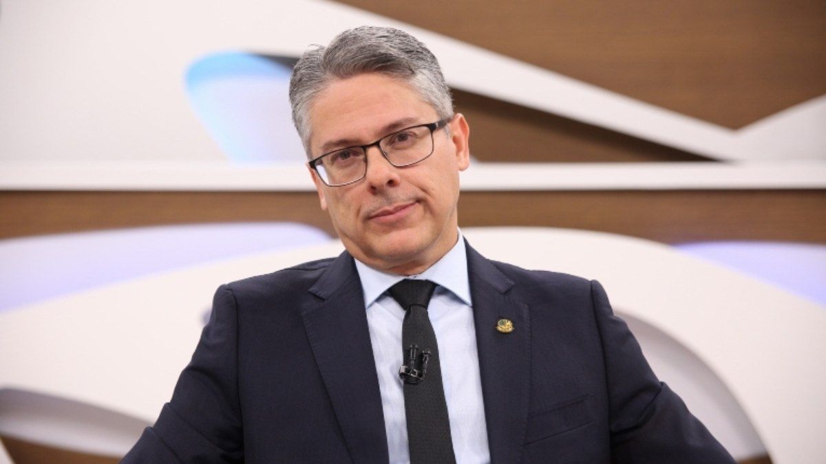 Alessandro Vieira expõe crime organizado na CPI do Master