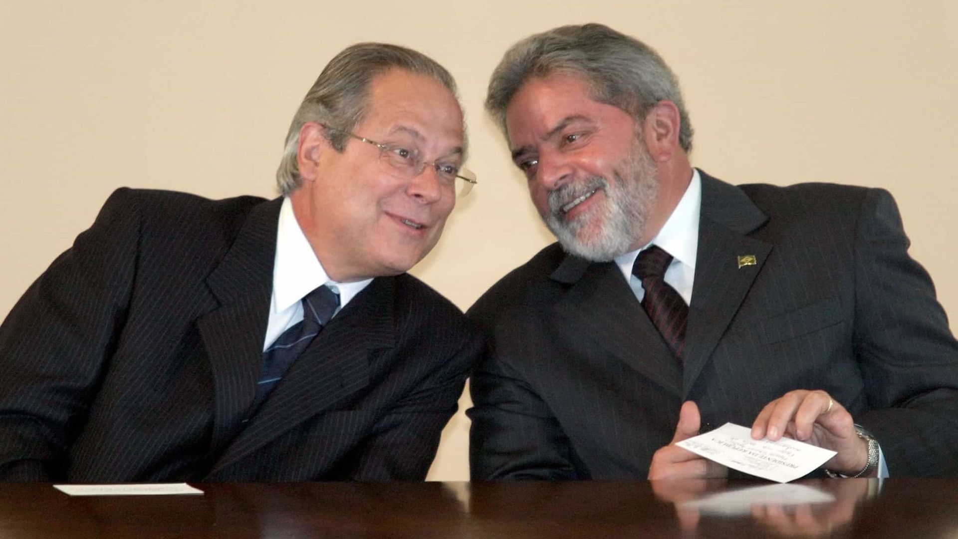 Volta de José Dirceu tem aval de Lula e apreensão de alas do PT