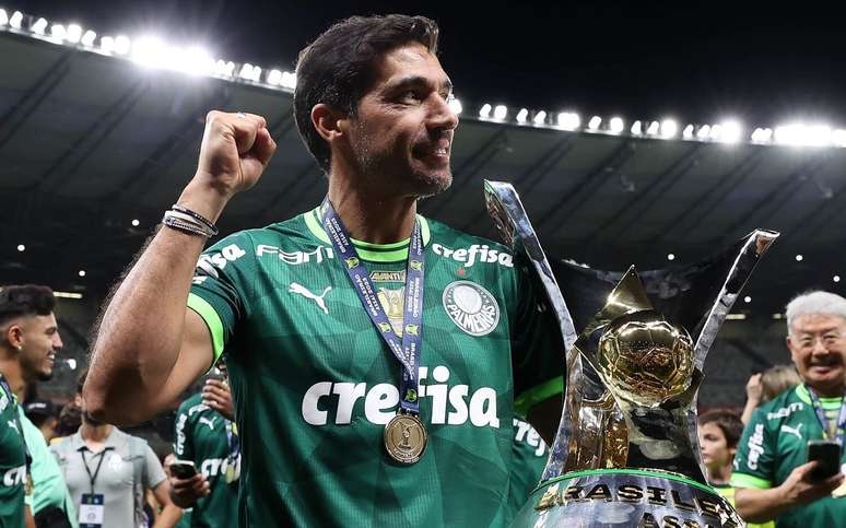 Abel Ferreira reafirma permanência em 2024: 'Gosto de estar no Palmeiras'