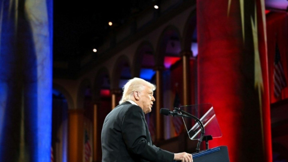 Novas tarifas de Trump impactam mercados globais hoje