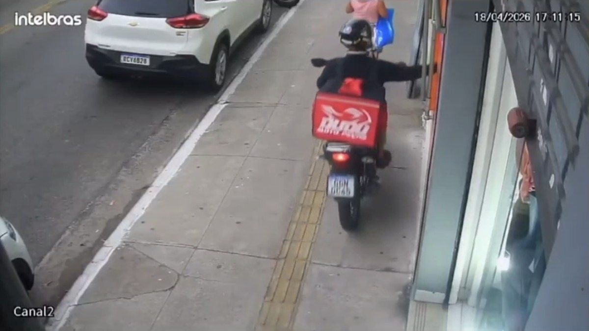 Falso entregador rouba celular de mulher em São Paulo