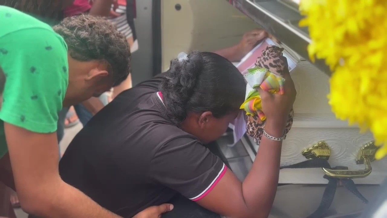 Enterro de Anna Cecillya destaca tragédia em Branquinha