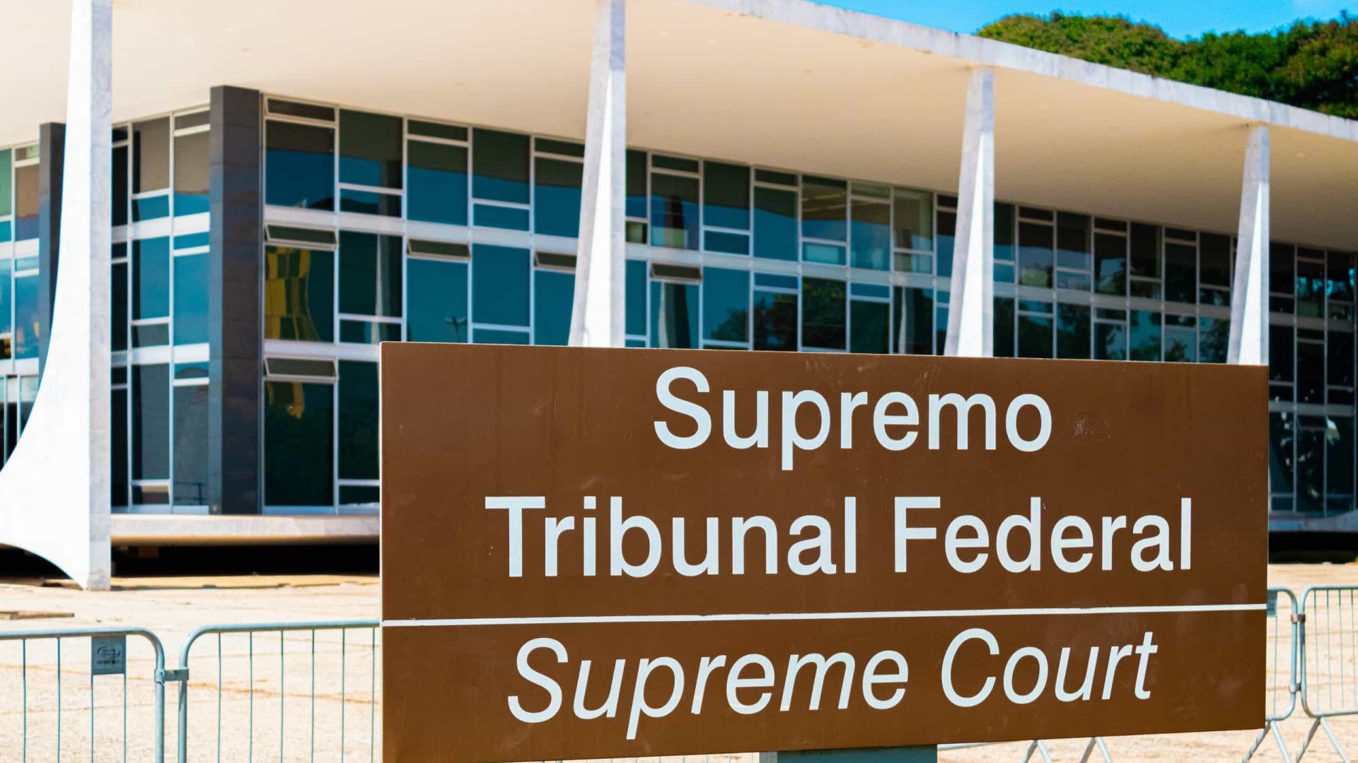 STF condena mais três réus por envolvimento nos atos de 8 de janeiro