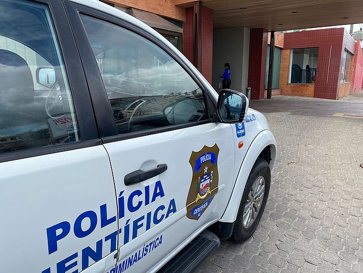 Churrascaria é invadida e tem itens furtados no bairro de Cruz das Almas, em Maceió