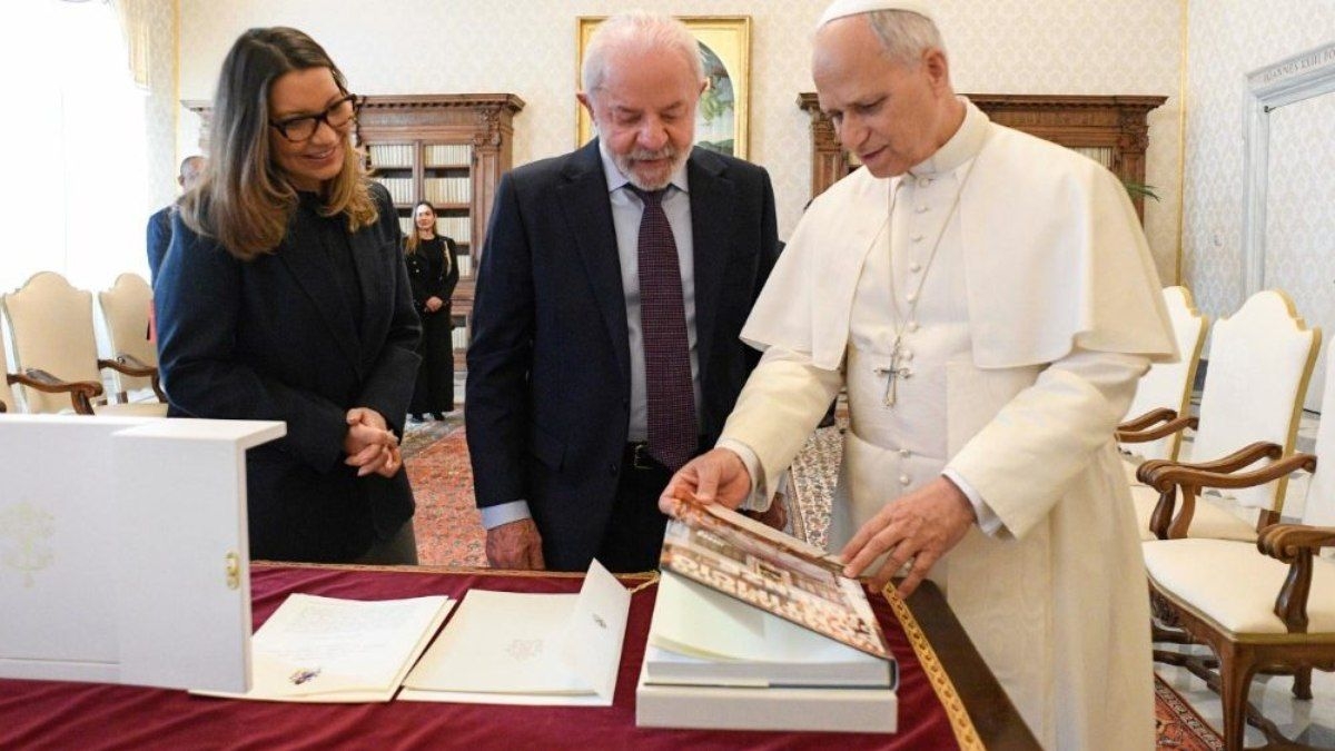 Lula debate fé e desigualdade com papa Leão XIV