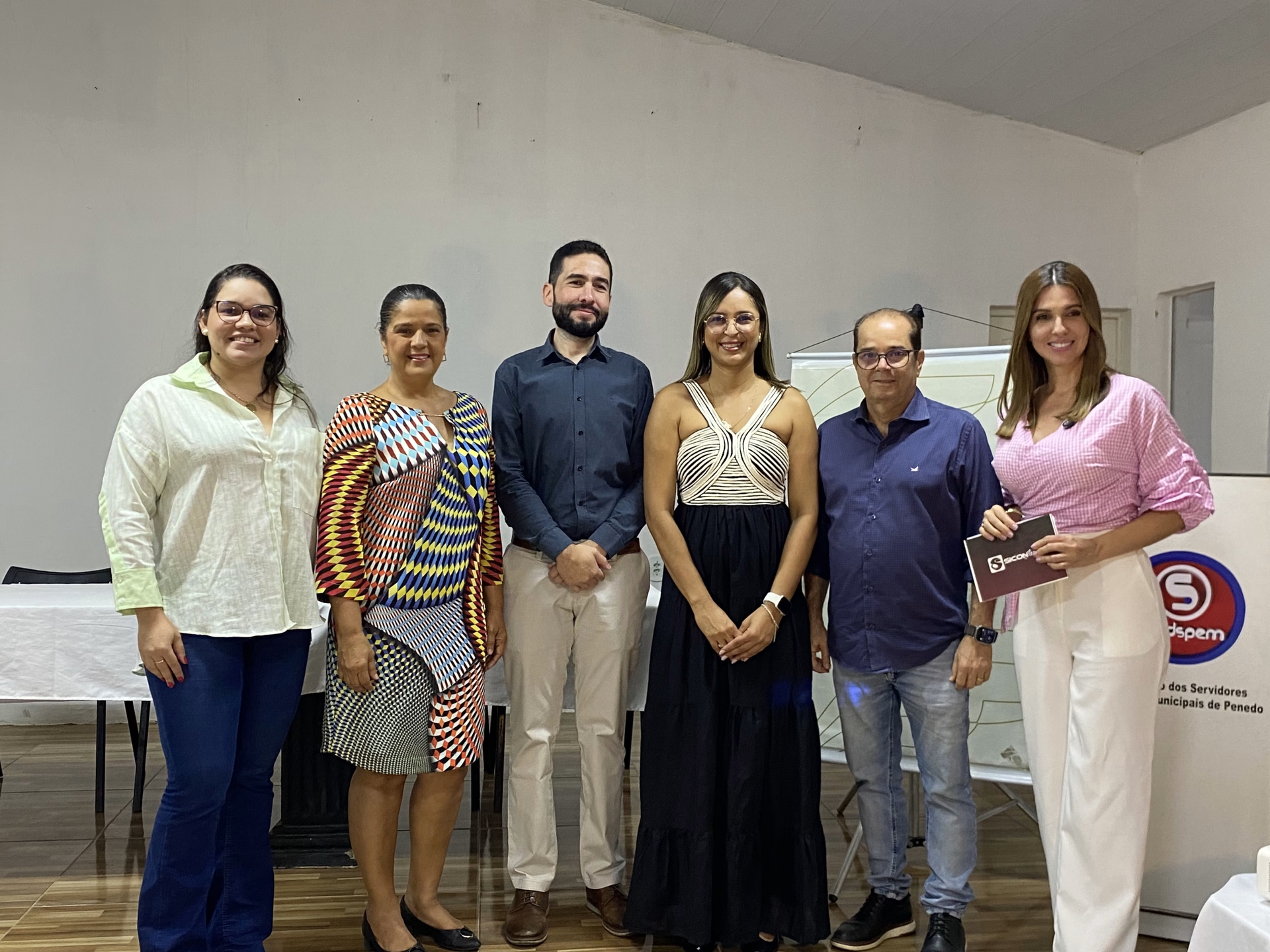 Servidores municipais sorteados na campanha Aniversário Premiado