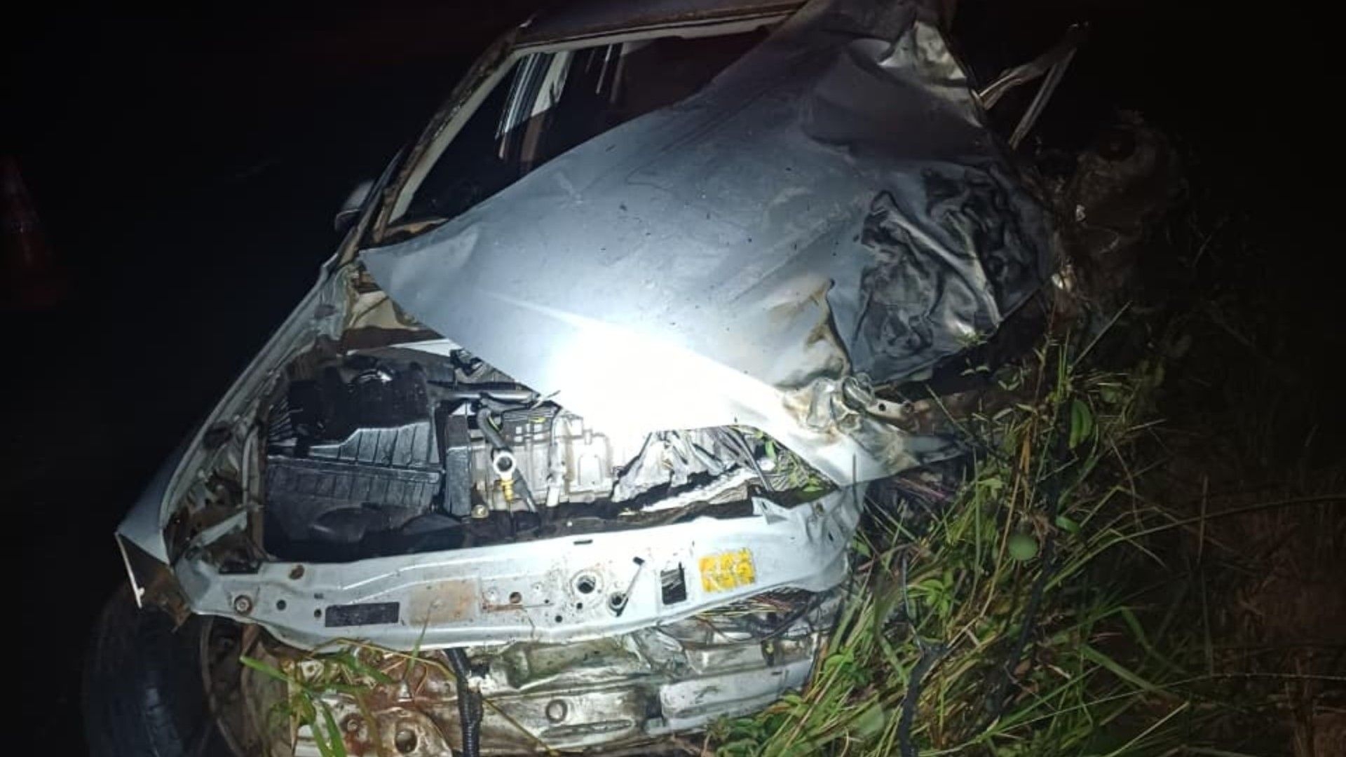 Motorista morre em colisão com caminhão na BR-365