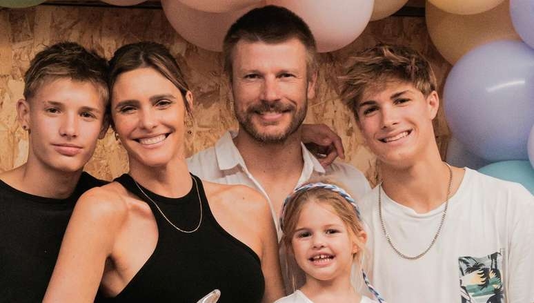 Fernanda Lima expõe a verdade por trás de rótulo de 'família perfeita' com Rodrigo Hilbert