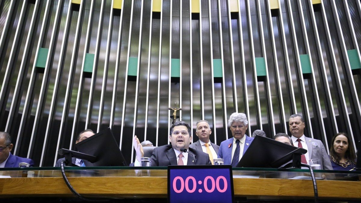 Legislativo em crise: a oportunidade de recuperar prestígio