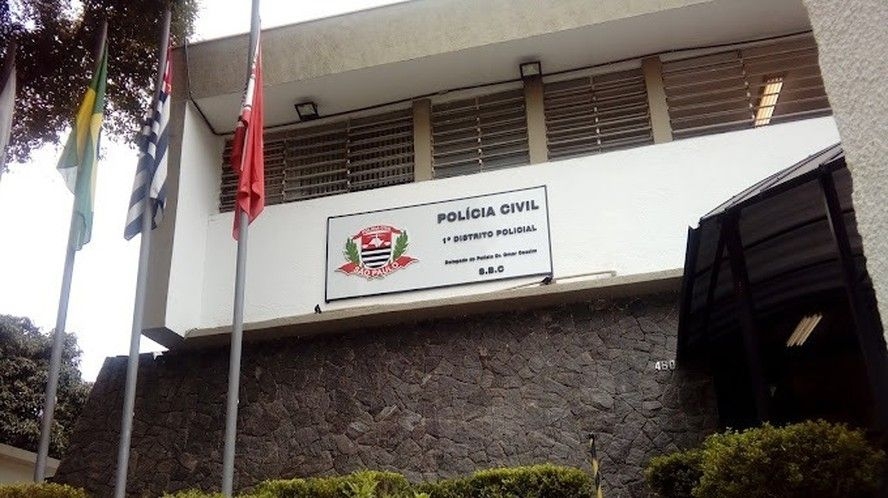 Polícia prende mulher condenada a 25 anos de prisão por estupro em São Paulo