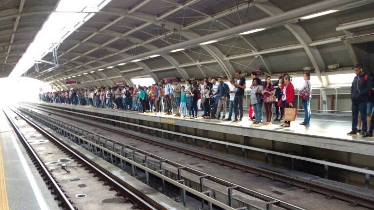 Acidente Fatal no Metrô de SP Provoca Pânico entre Passageiros
