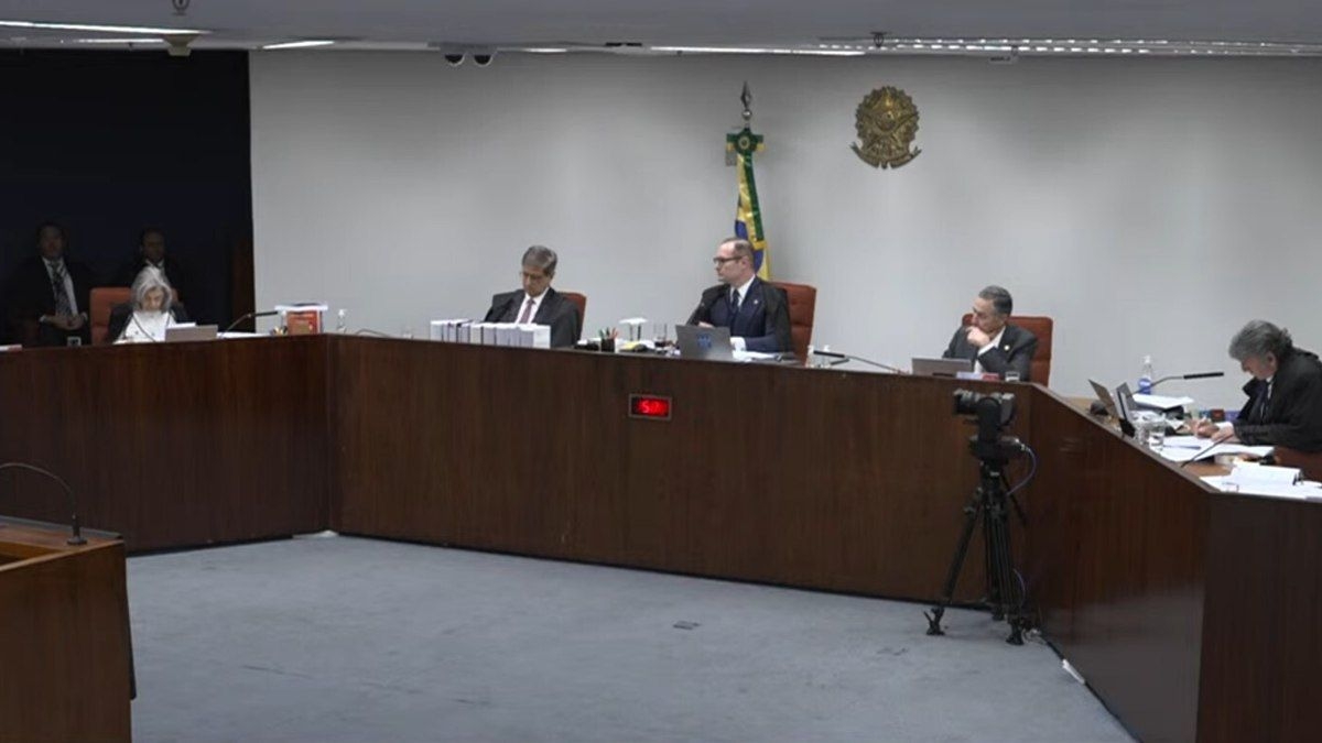 STF condena Jair Bolsonaro e aliados com penas severas