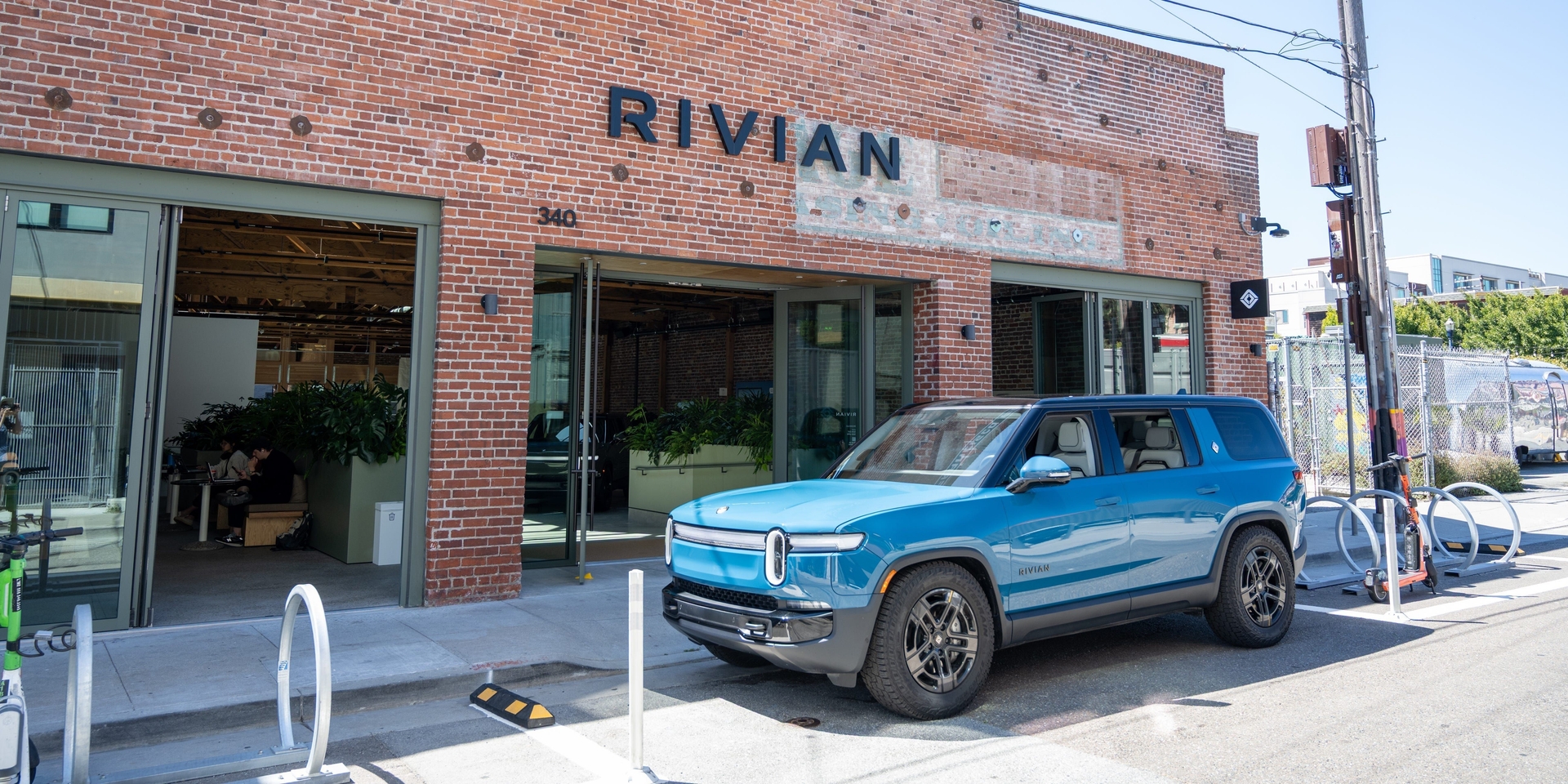 Rivian Reduce Equipe com Demissão de Mais de 600 Funcionários