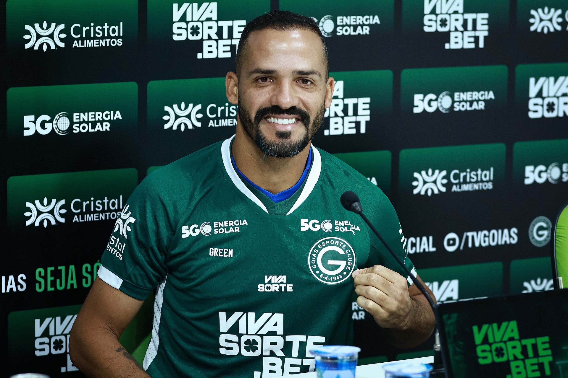 CRB emite nota sobre acordo para não escalar Anselmo