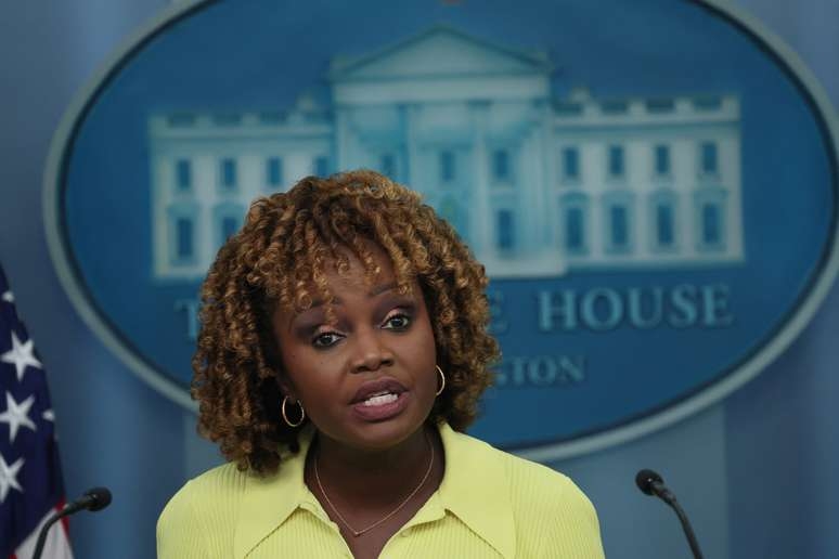 Porta-voz de Biden discute com jornalistas ao responder sobre idas de médico à Casa Branca