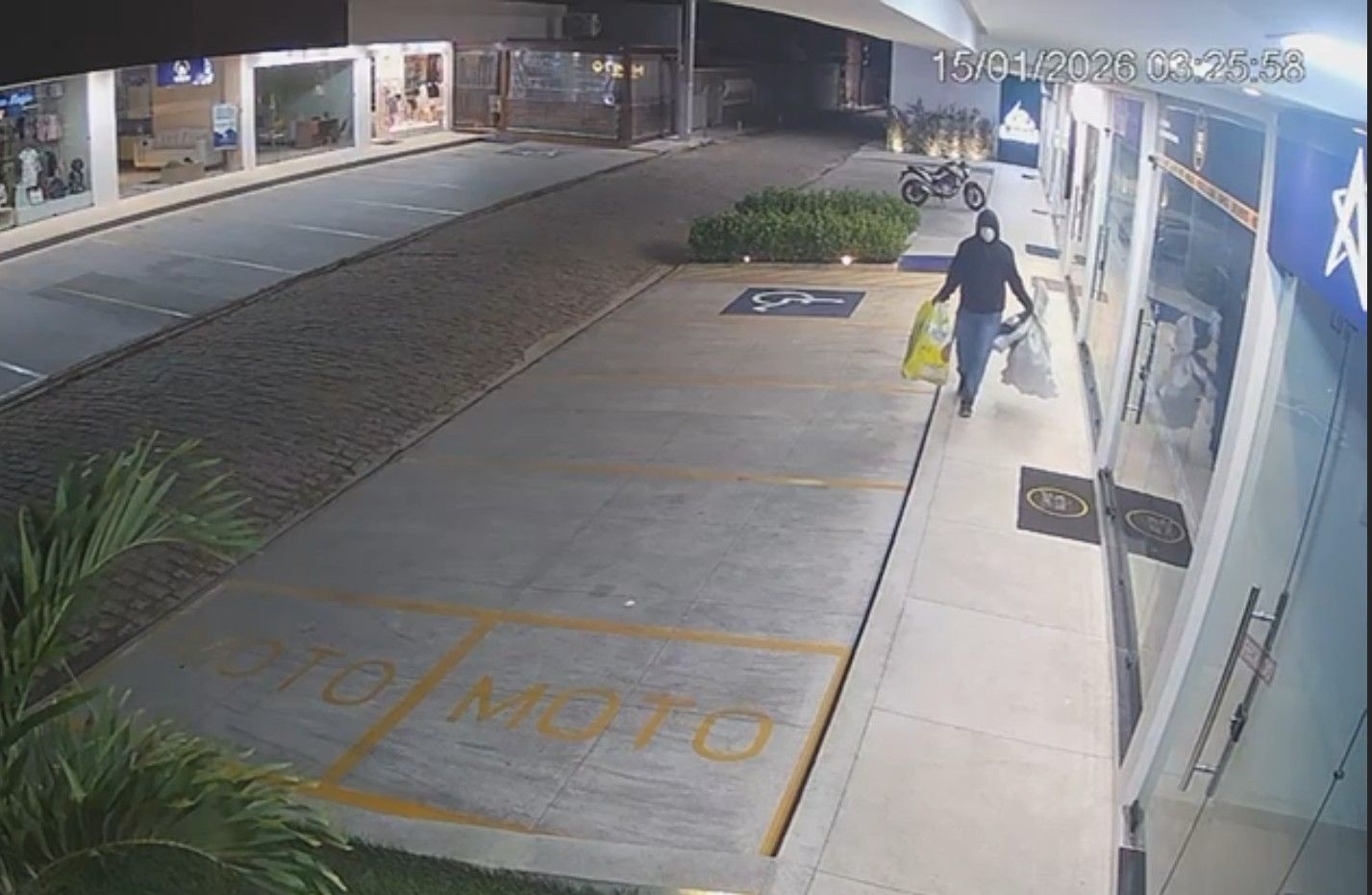 Dois homens são presos por furto de perfumes em Alagoas