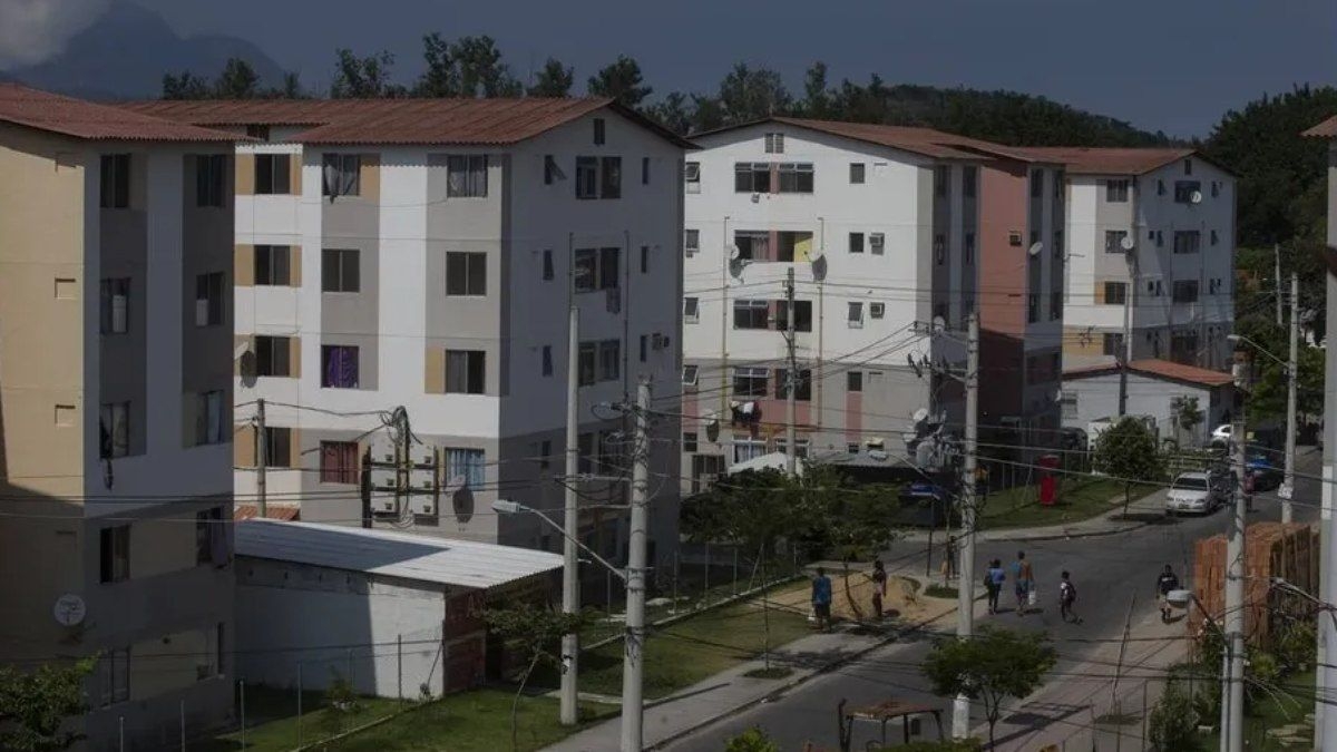 Polícia Militar realiza operação e prende traficantes no RJ