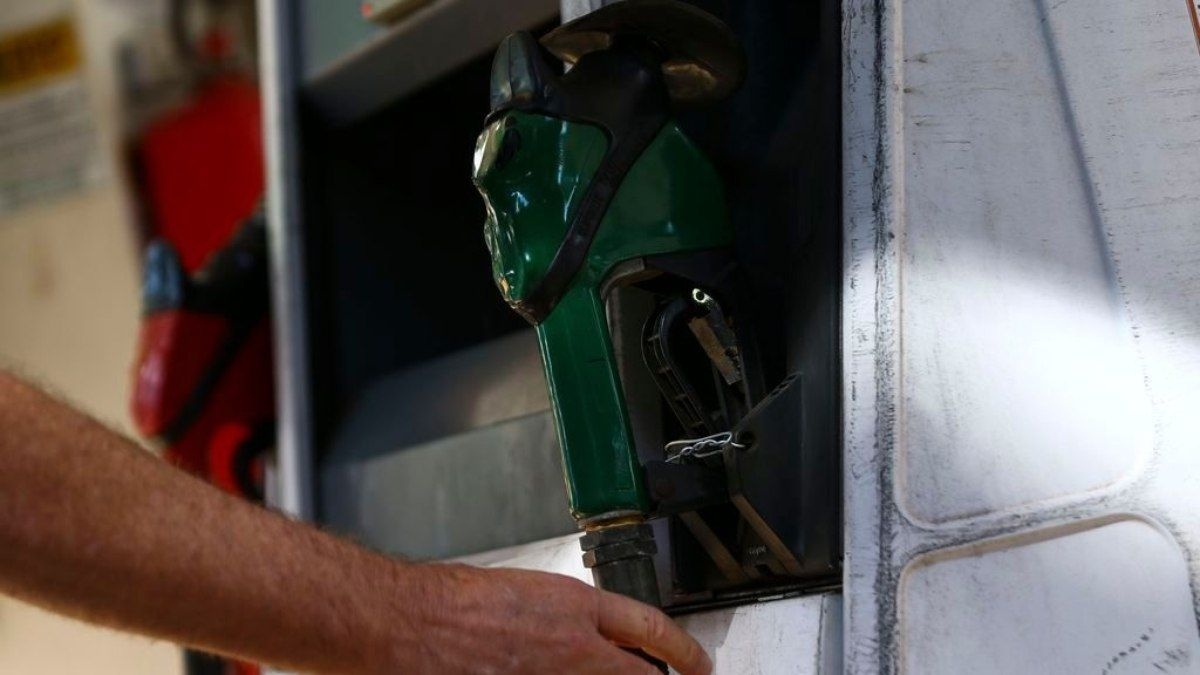 AGU investiga distribuidoras por queda nos preços dos combustíveis