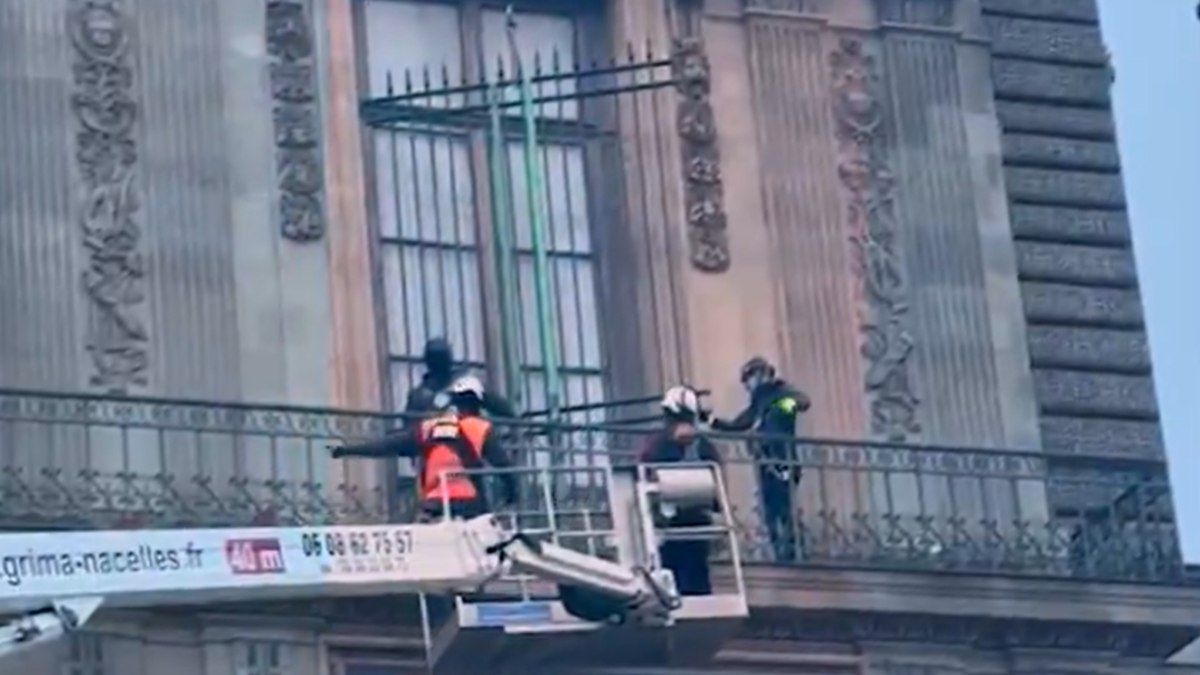 Museu do Louvre reforça segurança após roubo de joias