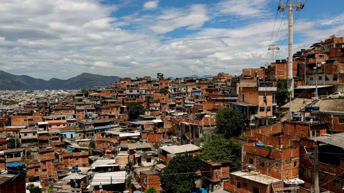 Governo implementa CEP em todas as favelas brasileiras