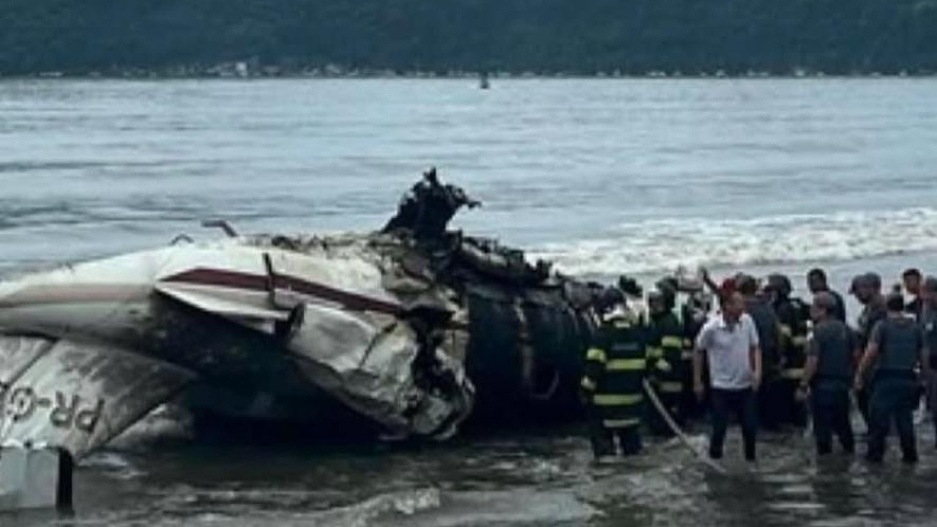 Avião de pequeno porte cai em Ubatuba, no litoral de São Paulo