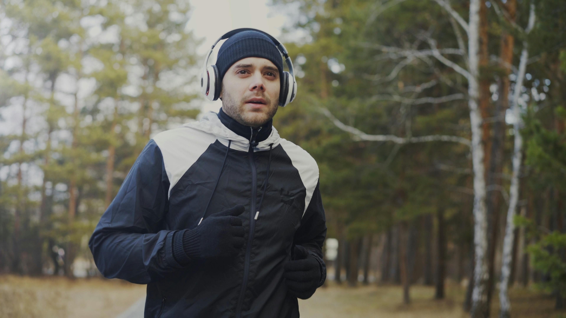 Correr no frio traz benefícios e cuidados importantes