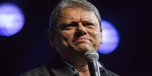 Tarcísio cumpriu 21% de promessas ao chegar a metade do mandato em SP, enquanto 15% estão paradas