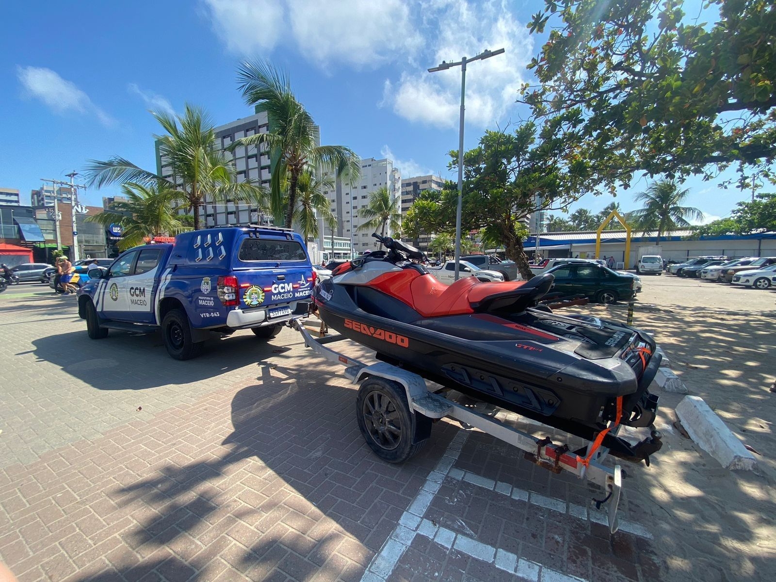 Operação apreende jet skis irregulares na Pajuçara