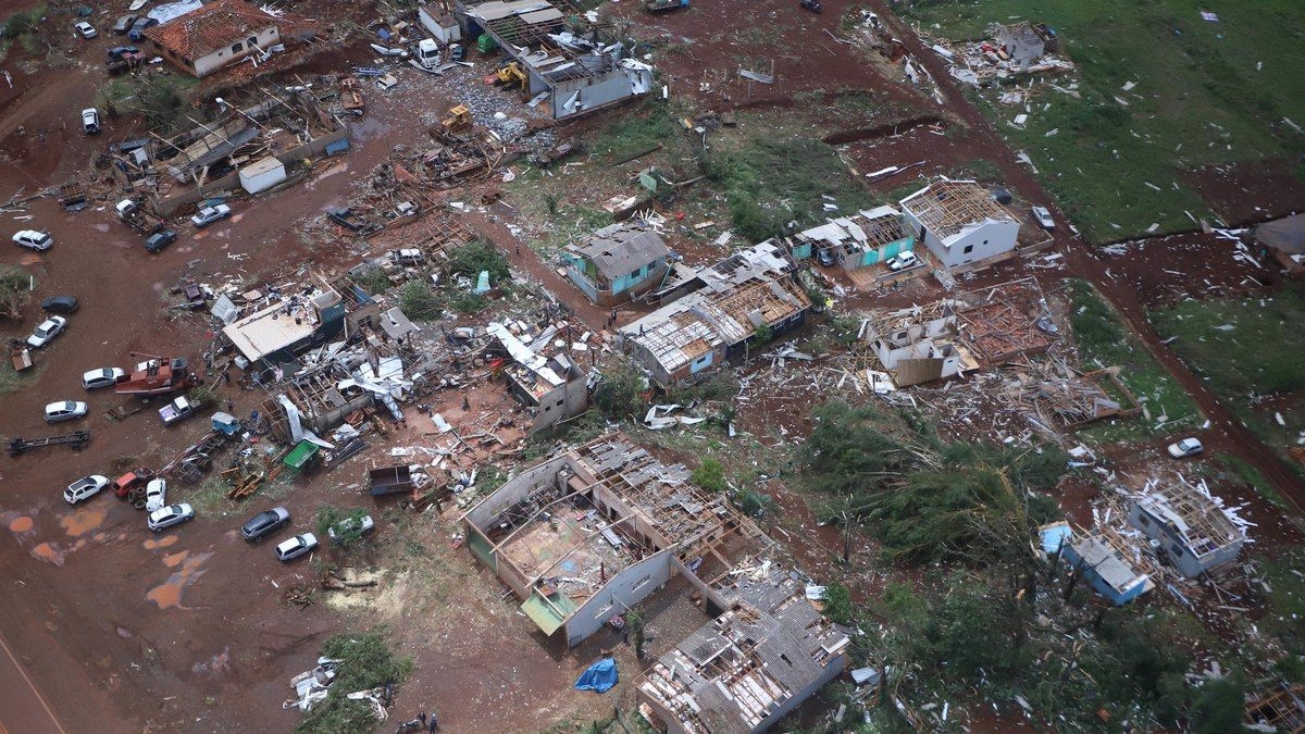 Como fica o tempo após ciclone que causou destruições